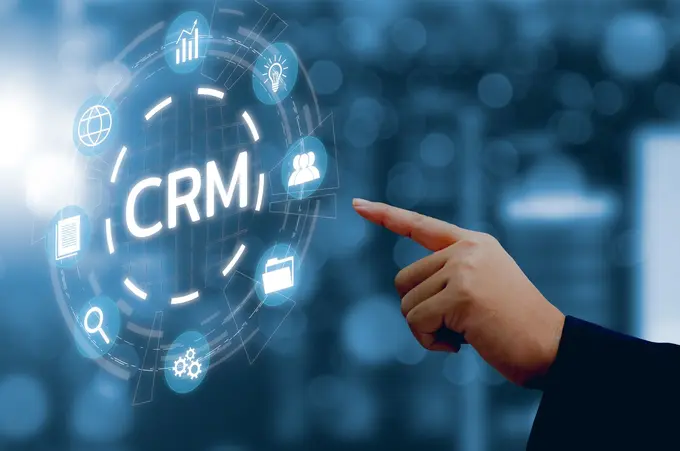 What is the difference between a hotel CRM for B2B and for B2C?