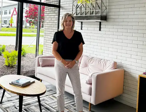 Joy Barlow Named General Manager of the Historic Colony House Motor Lodge in Roanoke, Virginia