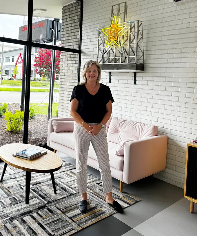 Joy Barlow Named General Manager of the Historic Colony House Motor Lodge in Roanoke, Virginia