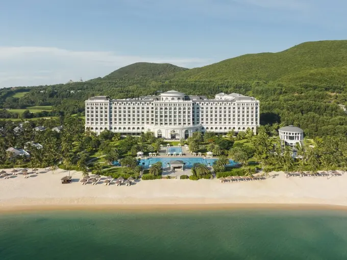 Nha Trang Marriott Resort & Spa, Hon Tre Island ......