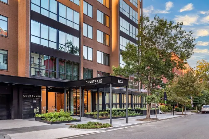 Courtyard by Marriott Washington, DC Dupont Circle ......