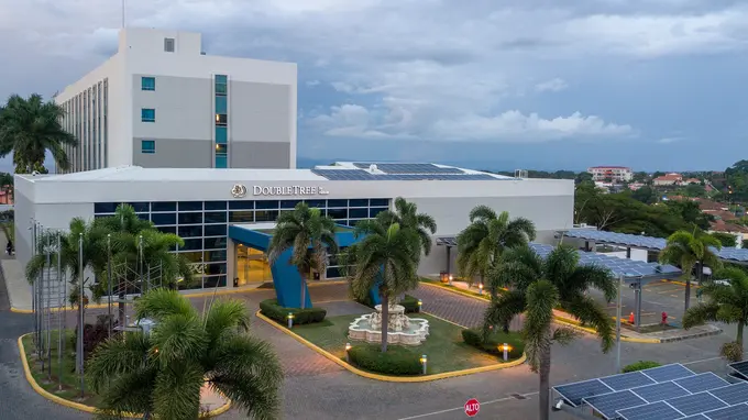 DoubleTree By Hilton ......