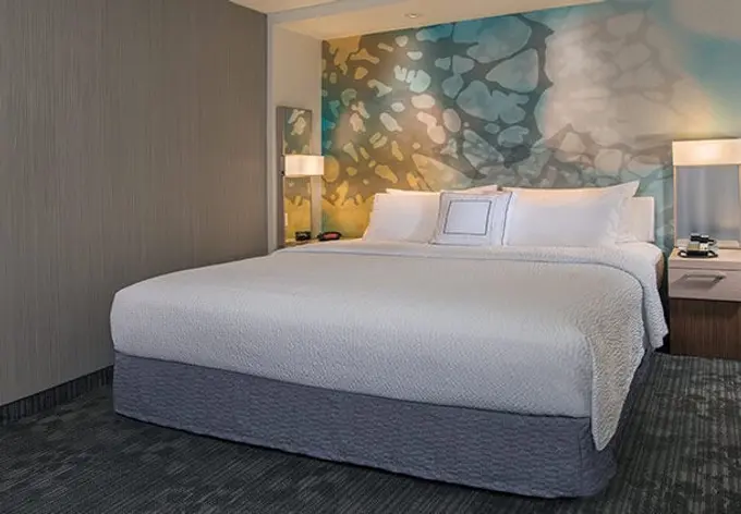 Courtyard by Marriott Lenox Berkshires ......