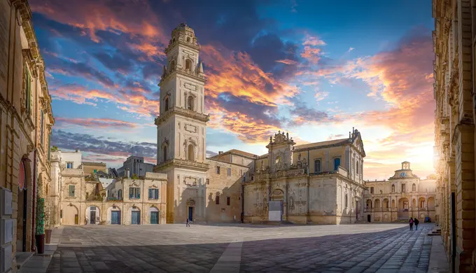 Tivoli Palazzo Risorgimento Lecce ......