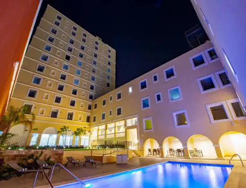 Holiday Inn Express M