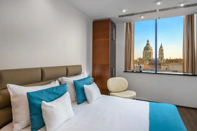 180c Hotel President Budapest Affiliated Spa Suite ......