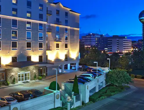 Cumberland House Knoxville Hotel, Tapestry Collection by Hilton