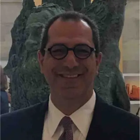 Robbie Tawil