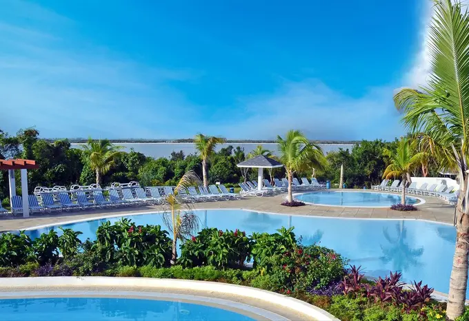 Grand Aston Cayo Las Brujas Beach Resort & Spa ......