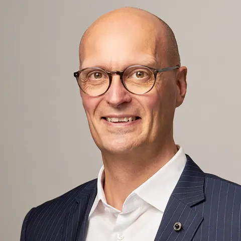 Peter B. Mikkelsen