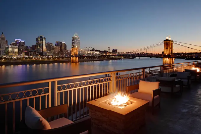 Cincinnati Marriott at RiverCenter ......