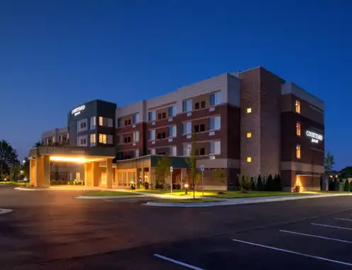 Peachtree Group Expands Third-Party Hotel Management Business with New Partnership with Group 10 Management