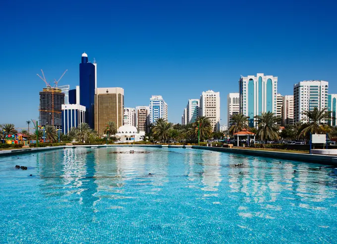 Abu Dhabi Corniche ......