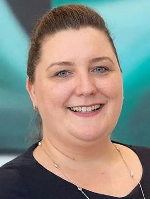Victoria Nield