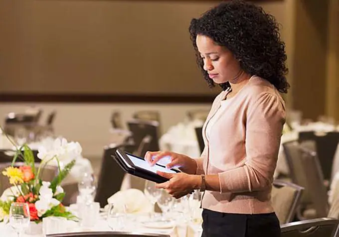 From Digital Disruption to Dominance: Redefining Hotel Group Sales for the Digital Era