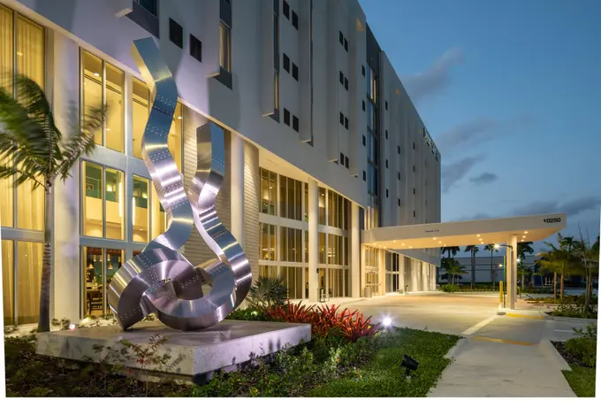 DoubleTree By Hilton Miami Doral ......