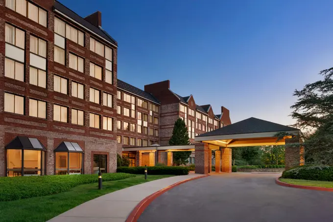 Embassy Suites by Hilton Philadelphia Valley Forge ......