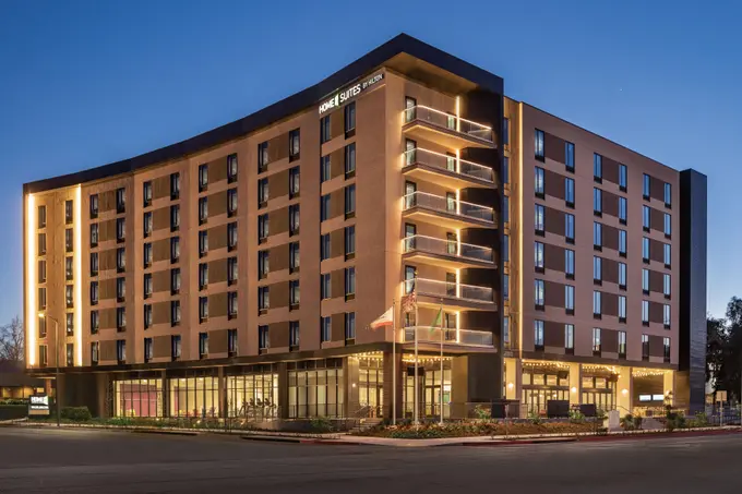 Home2 Suites By Hilton Woodland Hills ......