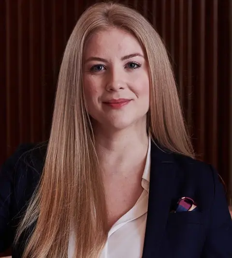 Yana Zapryonova