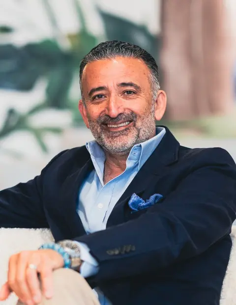 Arash Azarbarzin