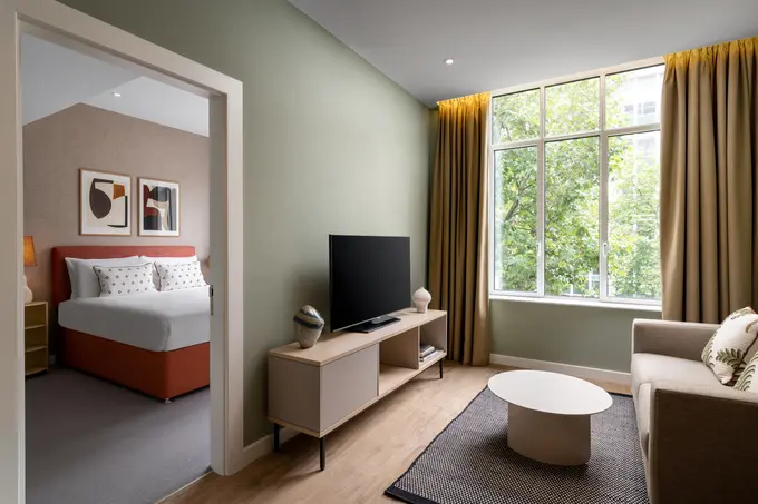 The Lincoln Suites ......