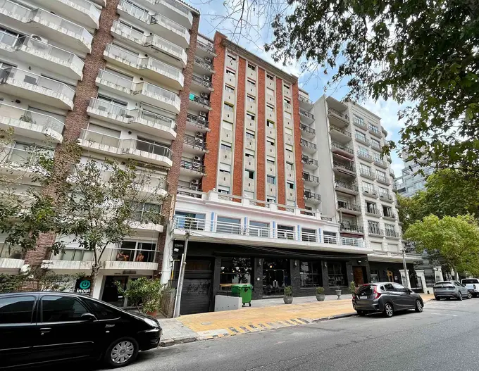 Selina Montevideo ......