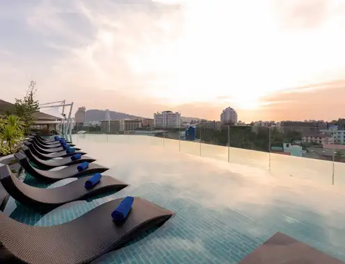 Oakwood Hotel Journeyhub Phuket