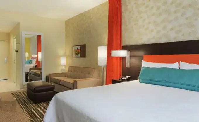 Home2 Suites by Hilton Warminster Horsham ......