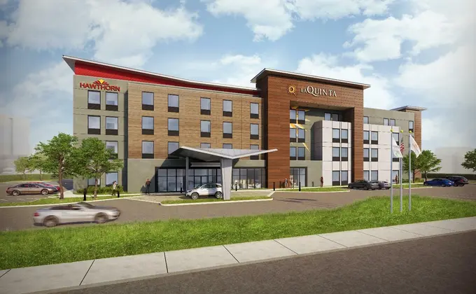La Quinta and Hawthorn Suites ......