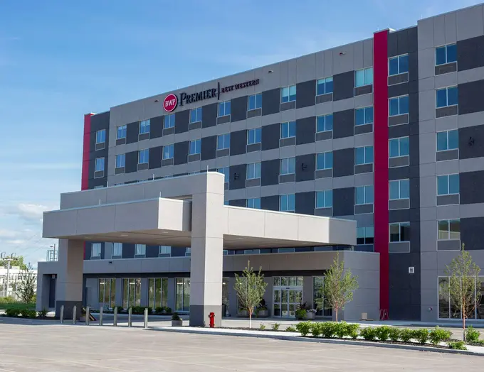 Best Western Premier Winnipeg East Inn & Suites ......