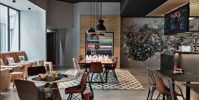 Moxy Lyon Airport ......