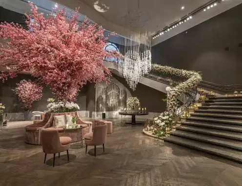 Luxury hospitality: towards a narrative with meaning and purpose