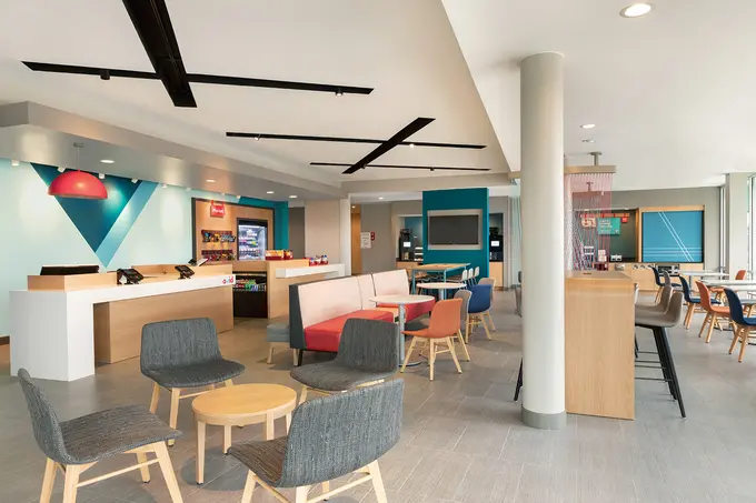 avid hotel Brooklyn - Dyker Heights ......