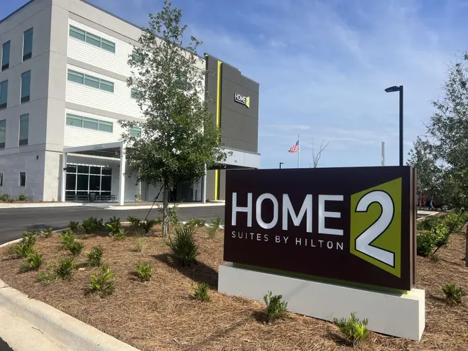 Home2 Suites by Hilton Santa Rosa Beach ......