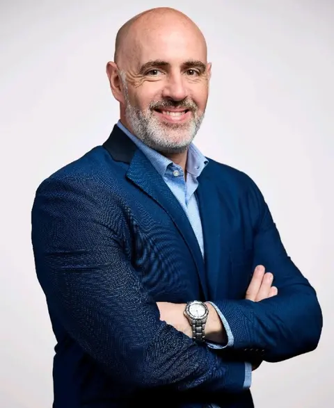Gustavo Viescas