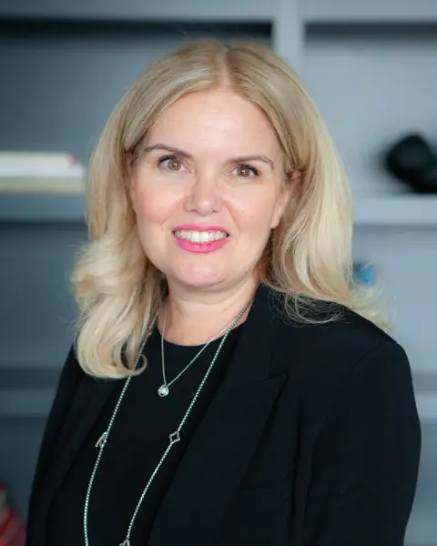 Laura Ward