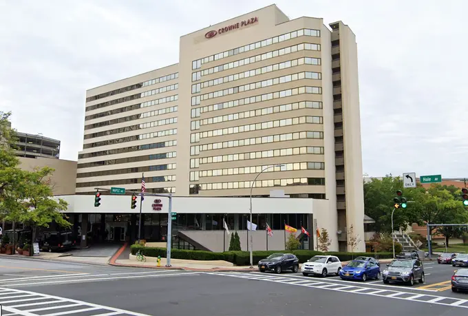 Crowne Plaza White Plains-Downtown ......