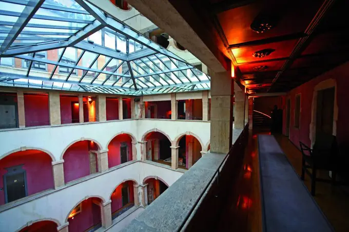 Cour des Loges - H ......