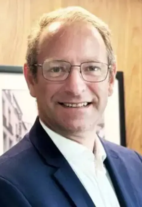 Gr