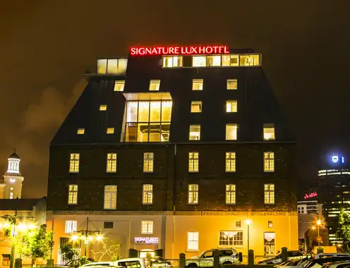 Signature Lux Hotel by ONOMO, Waterfront