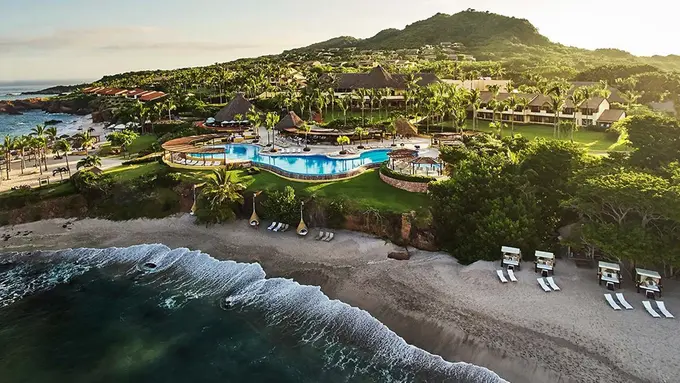 Four Seasons Resort Punta Mita ......