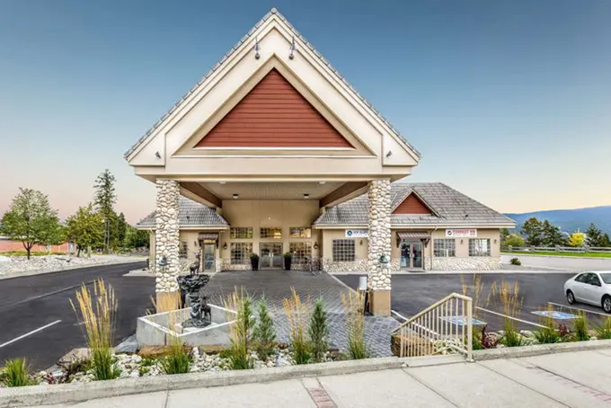 Prestige Radium Hot Springs Resort, BW Premier Collection ......