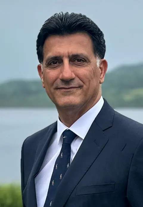 Michael Lavizani