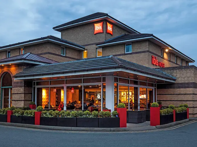 Starboard/LaSalle JV acquires seven Accor hotels in key markets across the UK from Ares and EQ Group